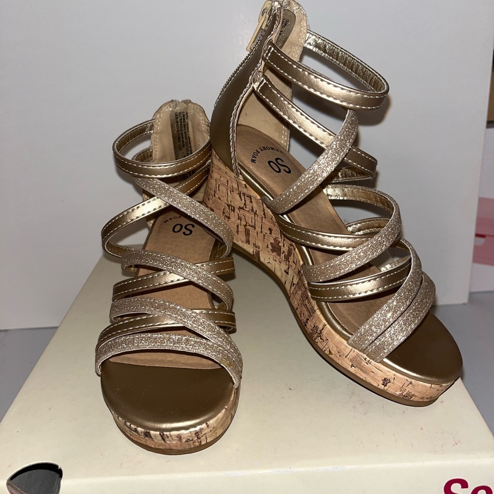 So Lezlie Gold Size 12 Little Girls wedges